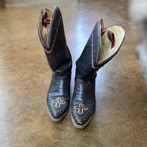 Women’s Corral boots, brown leather with studded cross, size 6M